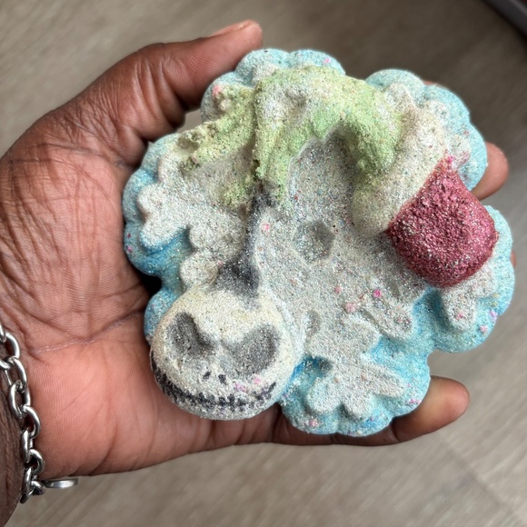 Night after Christmas large bath bombs Carmel doughnut scent - Picture 2 of 2